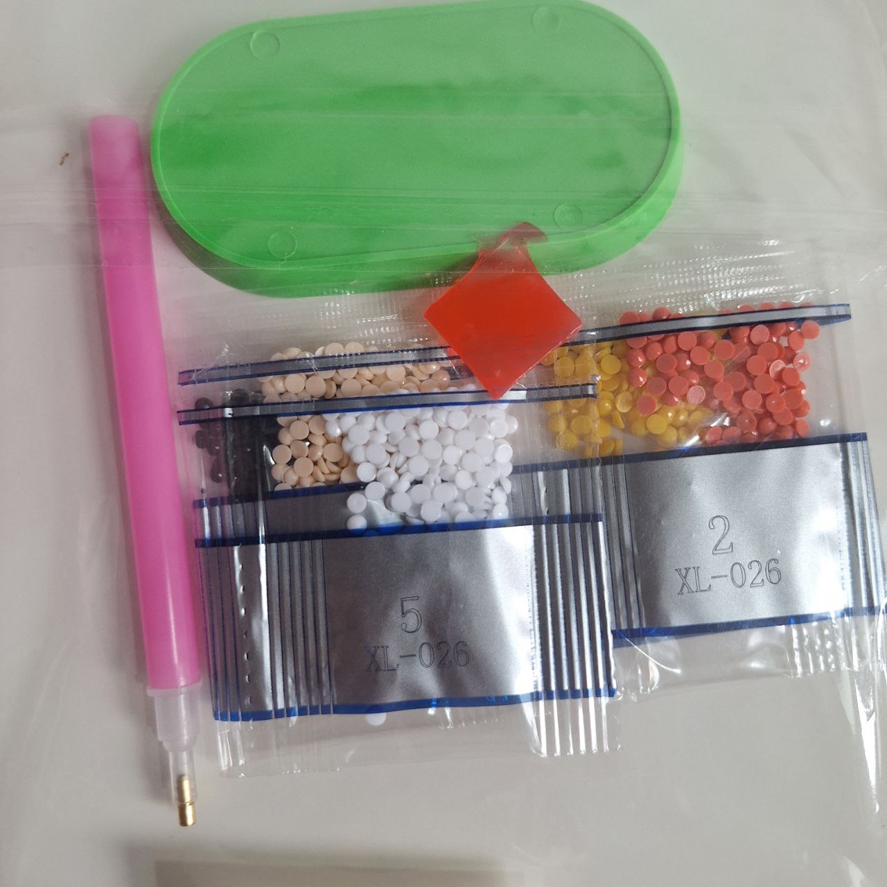 Pintura con Diamantes ( Labubu ) - Paquete con 12 Juegos
