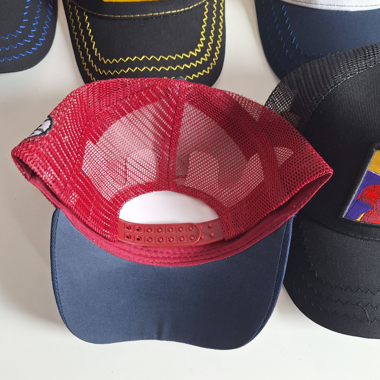 Gorras - Cierre de Plástico
